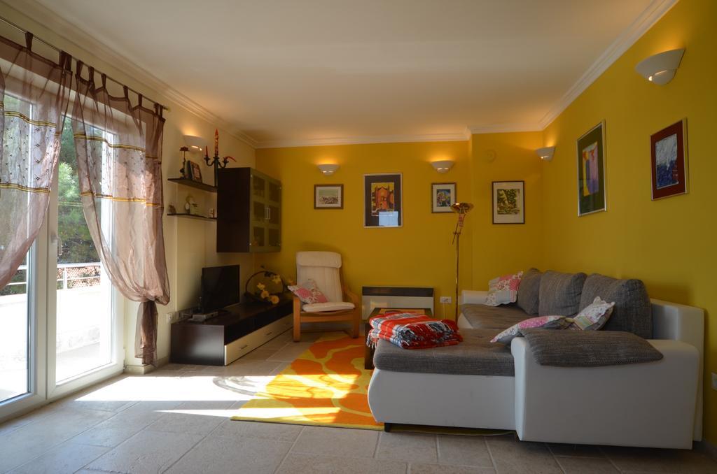 Apartment Kare Ровінь Екстер'єр фото
