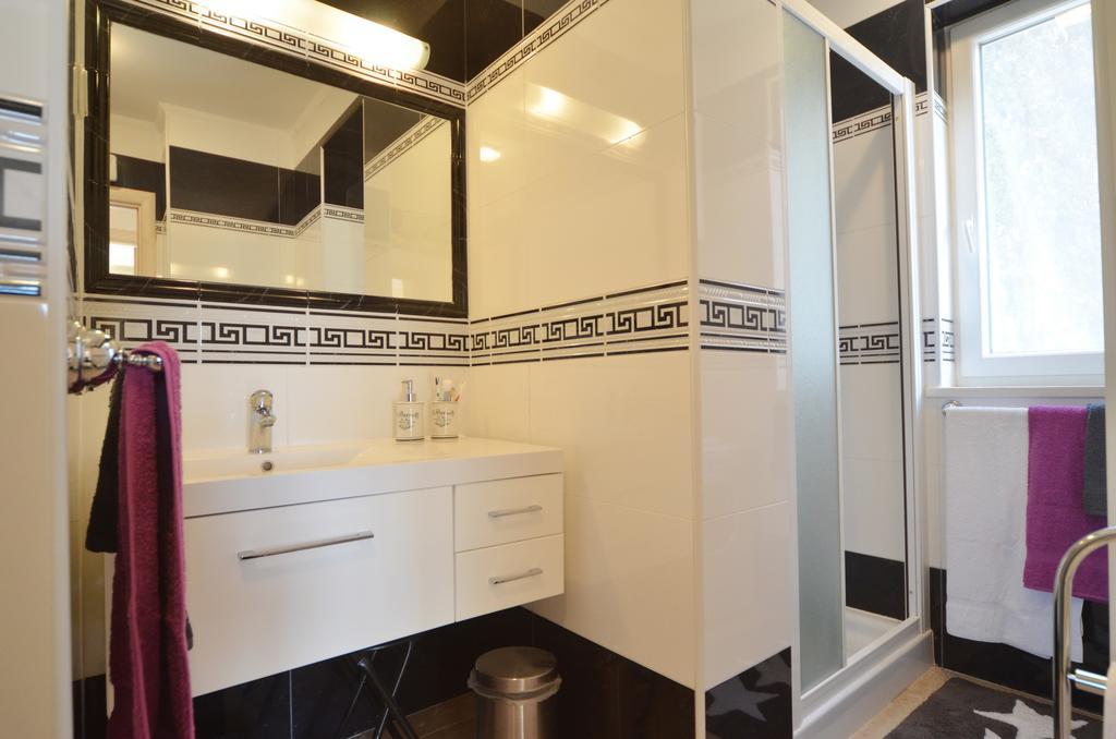 Apartment Kare Ровінь Екстер'єр фото