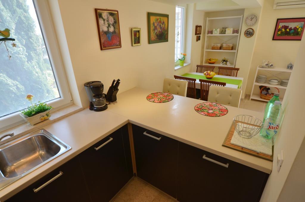 Apartment Kare Ровінь Екстер'єр фото
